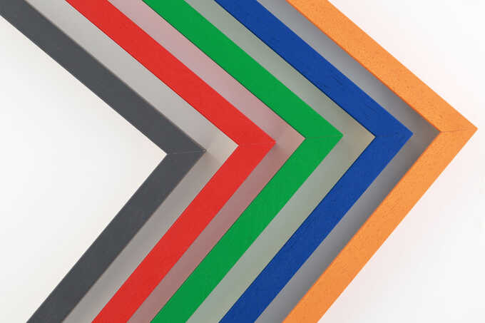 Cadres cache-clous feuillure haute sur mesure : coloris rouge, vert, bleu, gris et orange