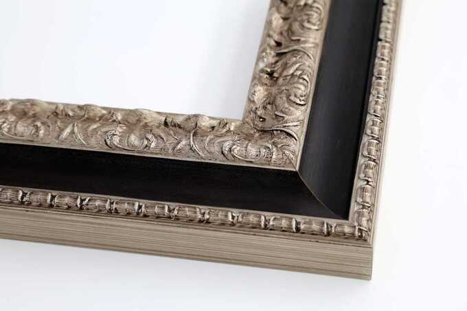 cadre classique noir et argenté