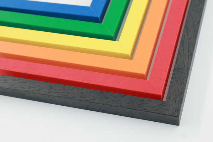 Cadre photo sur mesure de couleurs bleu, vert, jaune, orange, rouge et marron