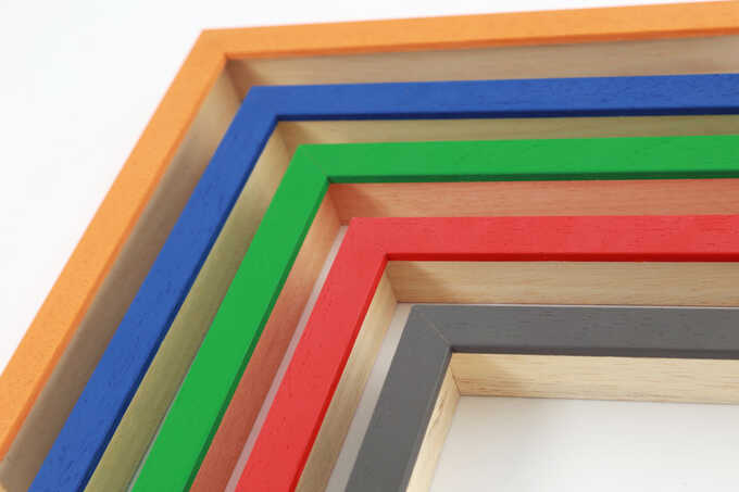 Gamme de cadres feuillure haute emboîtés : orange, bleu, vert, rouge et gris