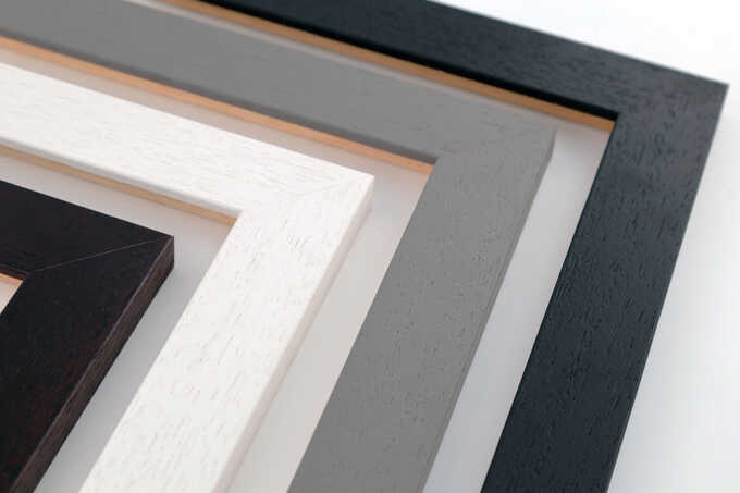 Cadres plats blanc, noir, marron et gris