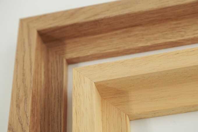 Comparatif finitions chêne en haut et bois Ayous brut en bas