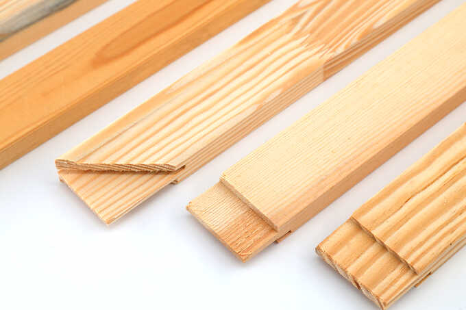 différentes couleurs de bois selon les arrivages