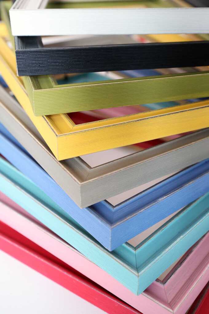 cadres disponibles en plusieurs coloris